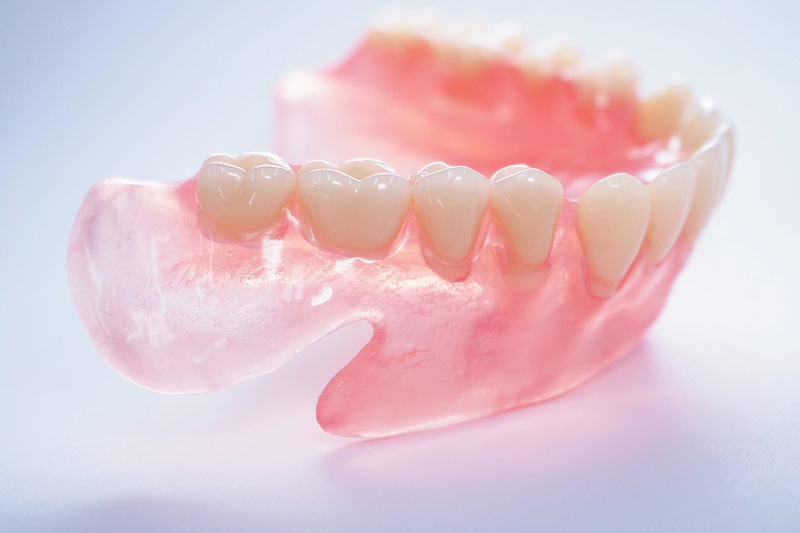 1. 入れ歯（義歯）